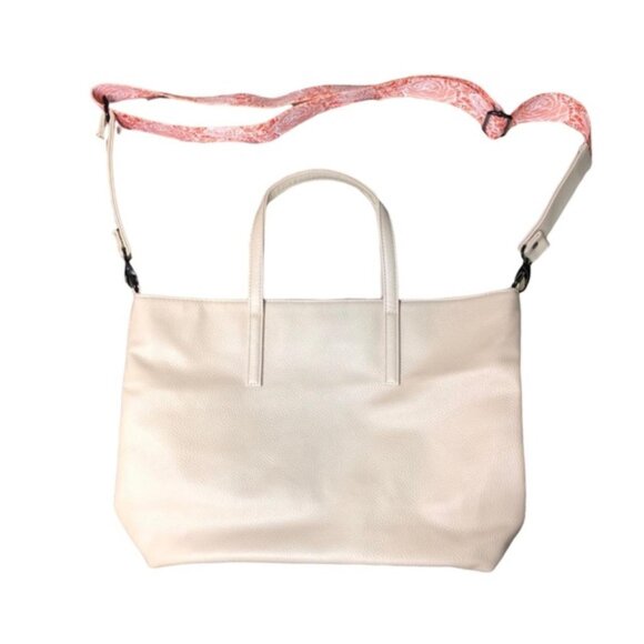 ๐ Lord & Taylor Beige Faux Leather Tote Bag Wide Strap Adjustable Magnetic - Picture 6 of 6